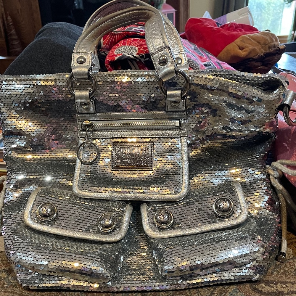 COACH SPOTLIGHT Limited Edition POPPY SILVER SEQUINS Handbag Purse Tote